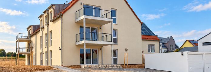 Ampio appartamento al piano terra con 2,5 locali e terrazza a Hemau