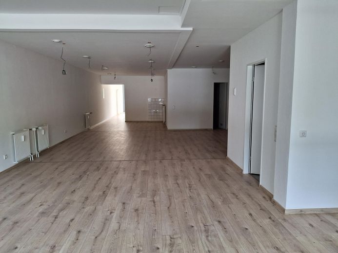 Baienfurt - Gewerbefläche in zentraler Lage zu vermieten – Innenbereich Ostseite