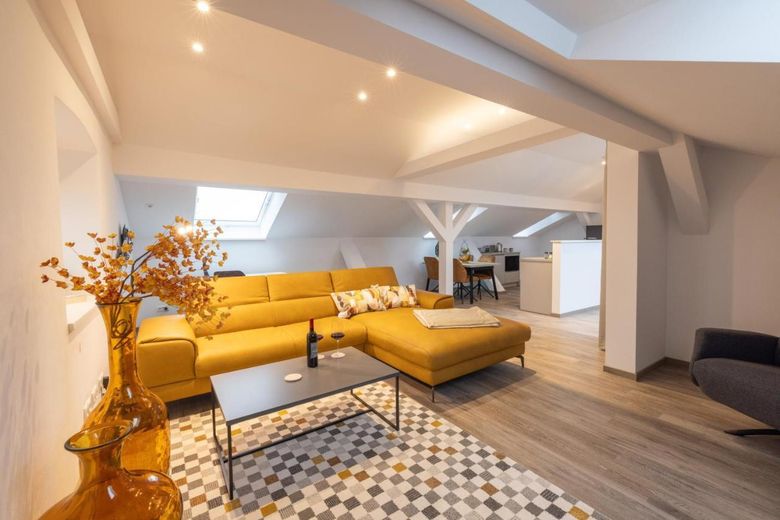 Modernes Sofa