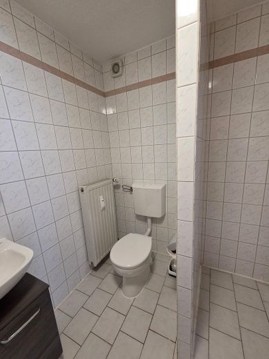 Contwig 2 Zimmer inkl. Küchenzeile und Badezimmer – Toilette