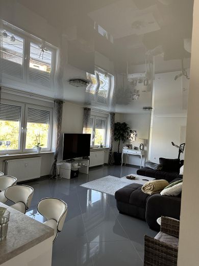 شقة كبيرة في ليفركوزن – Wohnzimmer
