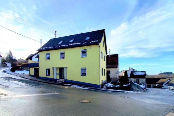 Відреставрована перлина в 95362 Купферберзі: романтика каміна, нове утеплення даху та велика сонячна тераса!