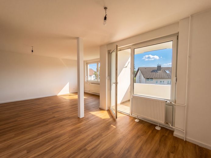 Een droom – instapklaar 3,5-kamerappartement met balkon en garage – Wohnzimmer