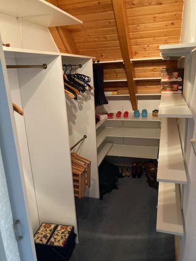 Begehbarer Kleiderschrank