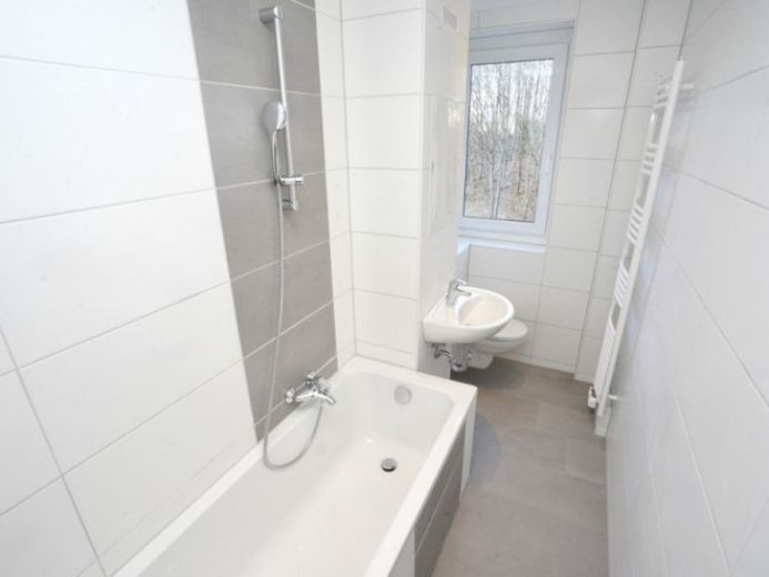 Frisch saniert / Balkon / Aufzug – Foto 1