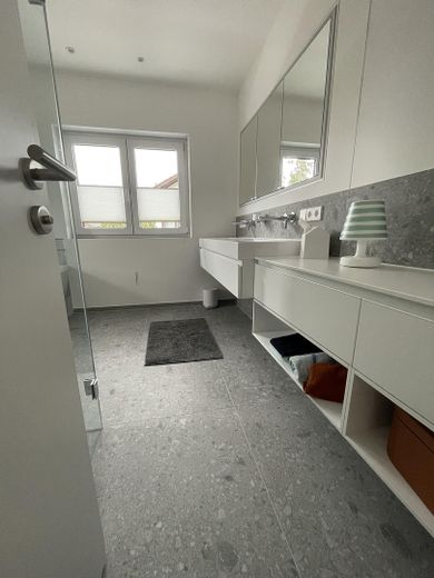projektowany bliźniak w Pullach – Masterbad