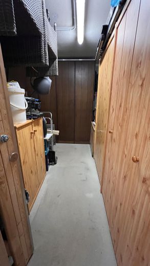Teilmöblierte barrierearme 3 Zimmer Wohnung mit Balkon und Aufzug in ruhiger Lage – Keller