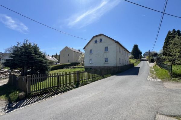 BAUGRUNDSTÜCK MIT ALTBESTAND IN SCHÖNER LAGE