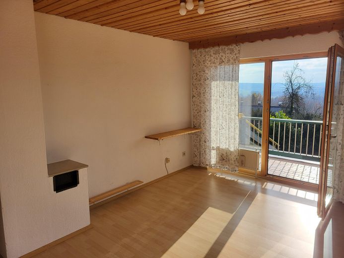 Freistehendes Einfamilienhaus in ruhiger Südhanglage mit weitem Blick über das Vilstal – Kind 1
