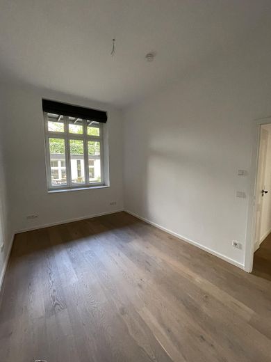 Exklusive, helle 2-Zimmer-Erdgeschosswohnung im Herzen des Jakobviertel - ideal für Singles – Schlafzimmer