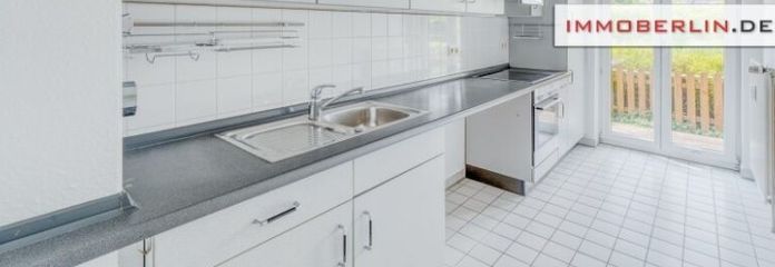 IMMOBERLIN.DE - Piso muy coqueto con terraza soleada, vistas a la vegetación y plaza de aparcamiento