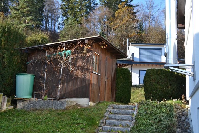 Casa atractiva con 6,5 habitaciones y cocina equipada en Fridingen – Geräteschuppen