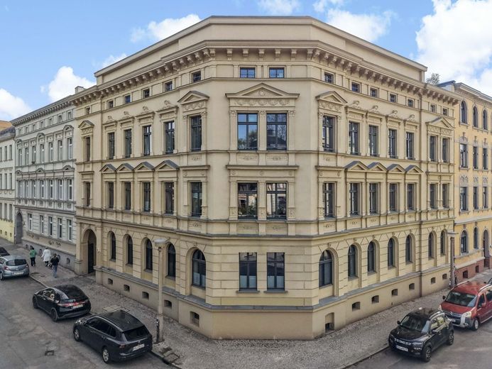 Großzügige 4-Raum-Altbauwohnung im Giebichenstein - Balkon, Stellplatz &amp; Denkmalcharme – Hausansicht