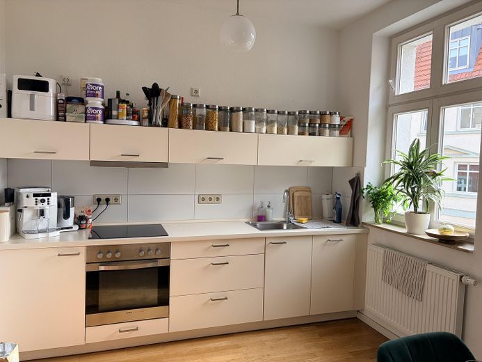 Sonnige 2-Zimmerwohnung in der Fleischervorstadt, vermietet – Helle Küche