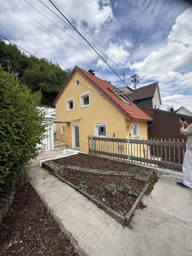 Kleines Häusle mit Charme und Weitblick – ruhig gelegen in Bopfingen-Schloßberg. – Haus mit Gemüsegarten