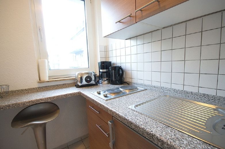 Hell, zentral und ruhig: Modern eingerichtete Wohnung für Zeiträume ab 3 Monate zu vermieten. – 4e7bf9d2ad8a34ca4f3a4a039e1880544c88ec79.jpg