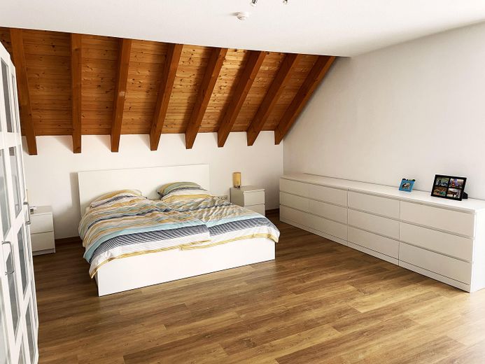 Top-Immobilie für Anleger (Investoren) – Schlafzimmer 1. OG