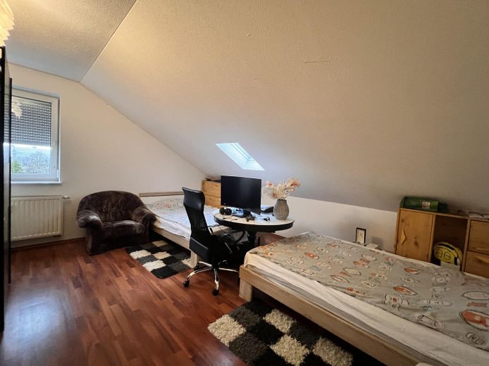 3-Zimmer-Dachgeschosswohnung mit Bergblick – Foto 9