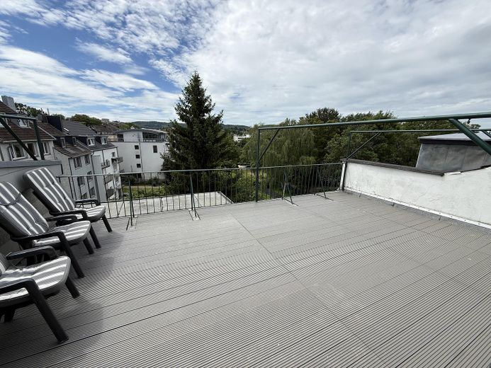 Möbelierte 2 Zimmer Wohnung mit großer Süd-Terrasse – Erstbezug – Foto 2