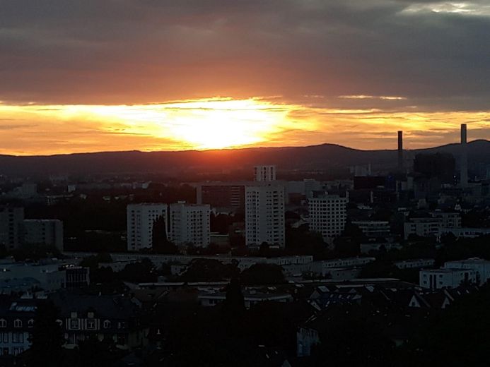 Mieszkanie 2-pokojowe na Sachsenhäuser Berg – Abends vom Balkon