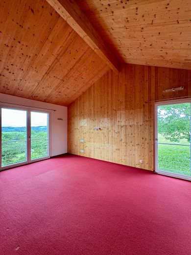 Casa unifamiliare indipendente in una posizione speciale ai margini dei campi, con ampie superfici terrazzate – Schlafzimmer 1