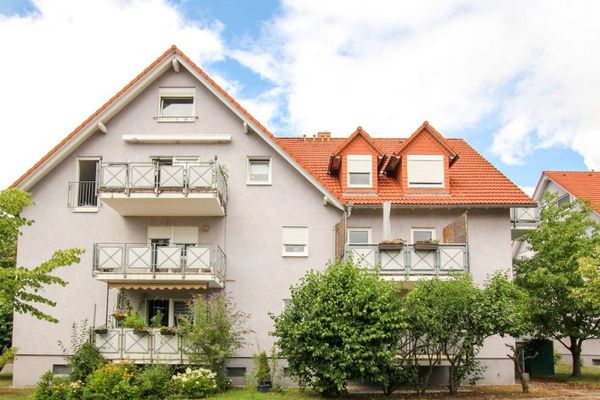 *Solidna inwestycja*Wielorodzinny dom w centrum -Weinböhla*12 mieszkań*835m² pow. użytkowej*
*rok budowy 1995*w pełni wynajęte* bez prowizji