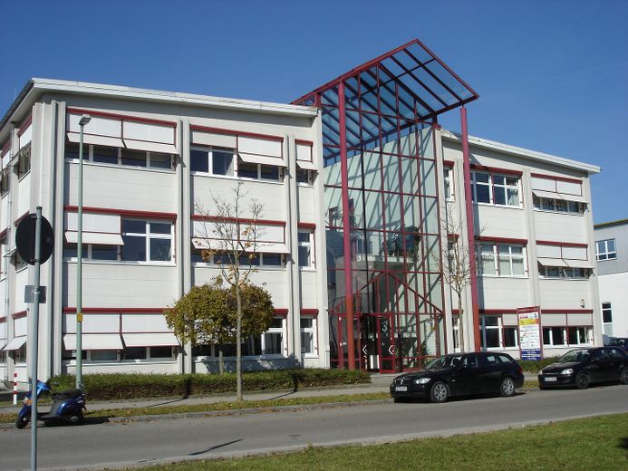 Hochwertiges Bürogebäude in Augsburg Lechhausen zu verkaufen – Foto 1