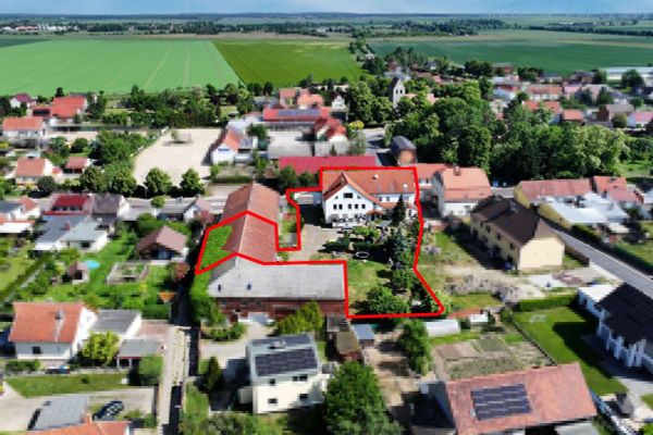 Top Anlageobjekt mit starker Rendite - 9 Einheiten + Scheune, ausbaubar auf über 53.880 EUR p.a.