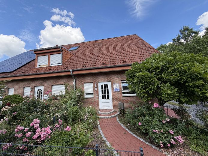 Casa adosada en esquina en bonita ubicación en Lippstadt – Ansicht West