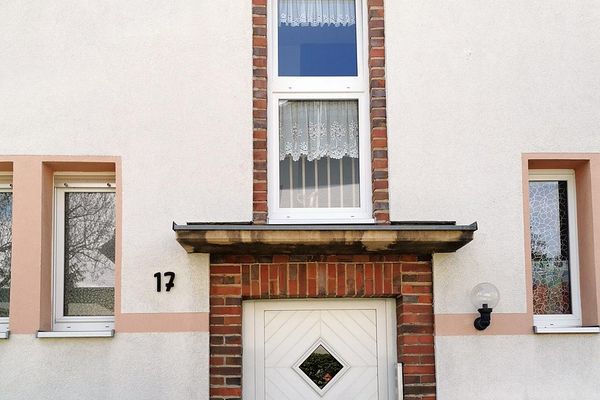 маленька, але затишна 2-кімнатна квартира площею 43 м², кухня, ванна кімната на першому поверсі