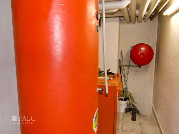 Einfach Mehr: Top gepflegte 2-Zimmer-Wohnung, EBK &amp; TG inklusive. Ruhige Wohnlage in 93333 Neustadt. – Moderne Gas-ZH