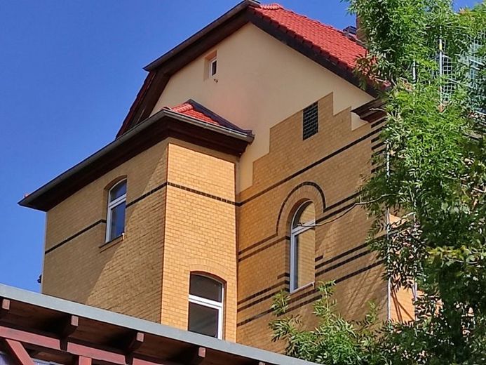Tolle Dachgeschosswohnung mit Maisonette in grüner Lage mit Terrasse+Stellplatz – Foto 1