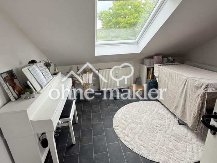 Helle Dachgeschosswohnung mit Dachterrasse Wesel – Foto 1
