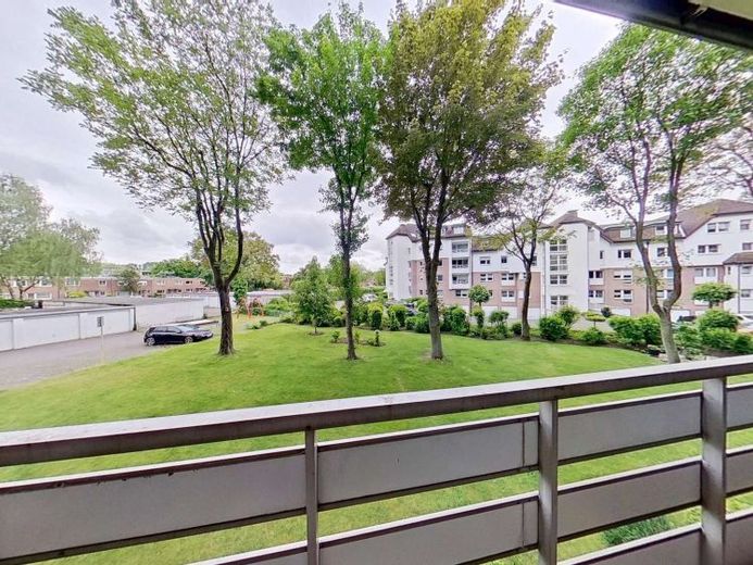 Sensación de vacaciones en el día a día: ¡vivienda de 94m² con logia orientada al sur y piscina interior en el corazón de Alt-Marl! – Foto 1