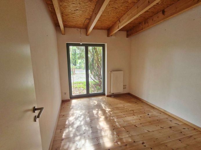 Zwischen Wasser und Wald - ein nachhaltiges Zuhause mit Seele – Gästezimmer-Büro
