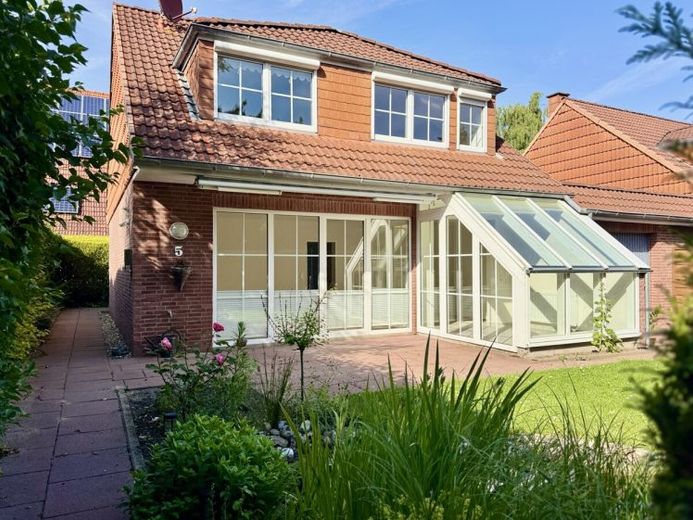 ToHuus Immobilien: schickes Einfamilienhaus mit Garage mitten im Nordseebad Wremen ... – Foto 1