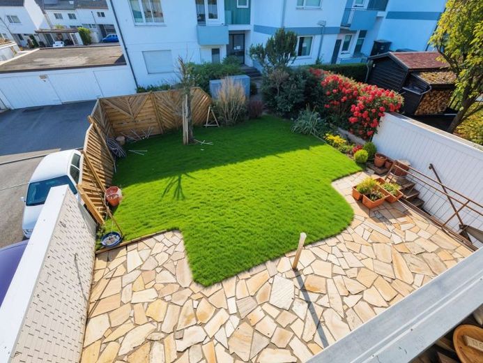 Garten-Wohnung im Reihen Endhaus, helle 3,5 Zimmer, Terrasse + Garage + Platz – फोटो 1