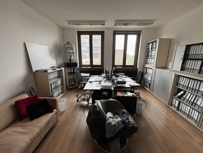 Einzelbüro erweiterbar bis ganze Etage Toplage-Sendling – Glasfaser – Aufzug – Parkplätze – Bürobeispiel