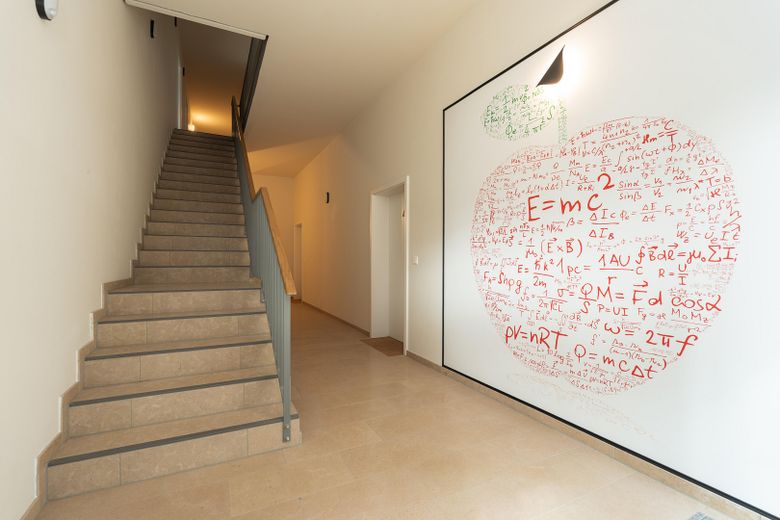 ¡Bienvenido a su nuevo hogar junto al palacio de Caputh! – Treppenhaus