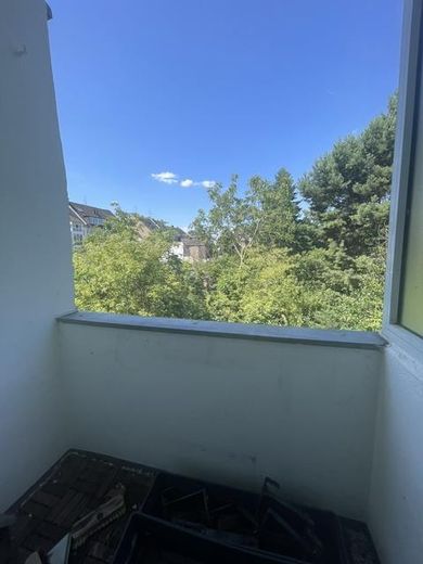 Sehr schöne 3-Zimmerwohnung mit Balkon in Eller! Bad mit Tageslichtfenster – Balkon