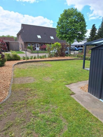 Exklusives Reihenendhaus – Erstbezug nach aufwendiger Sanierung mit PV-Anlage & sonnigem Garten – Garten