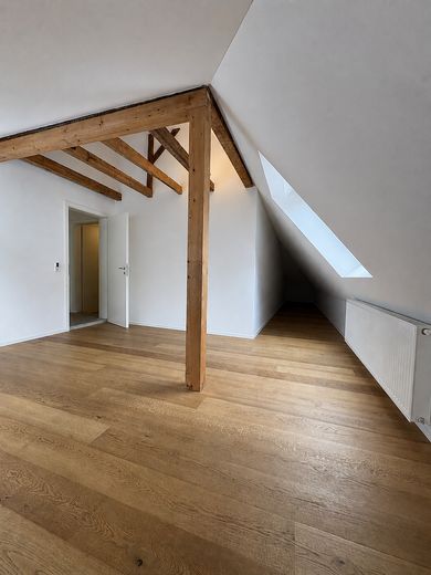 Lichtdurchflutete & klimatisierte DG-Wohnung in Stuttgart West – Schlafzimmer 1