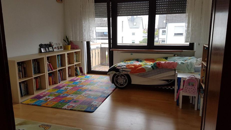 Schönes Haus mit vier Zimmern in Main-Taunus-Kreis, Hattersheim am Main – Schlafzimmer