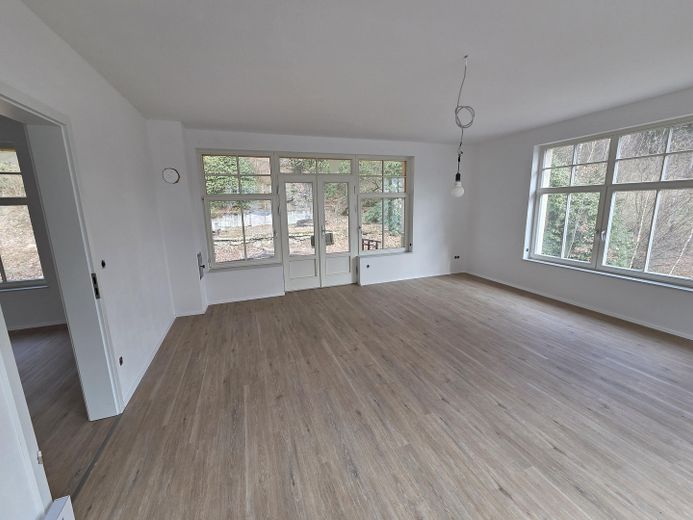 Gewerblich!! Erstbezug Haus 6 Zimmer, Stellplätze in wunderschöner Lage am Waldrand – Foto 7