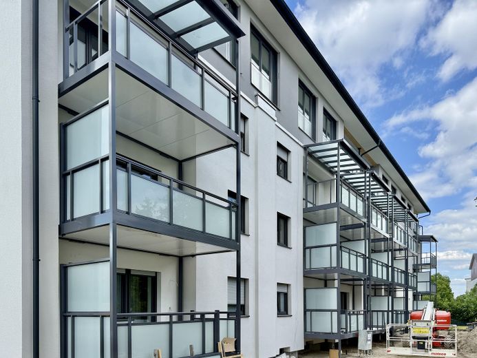neue, moderne Balkone