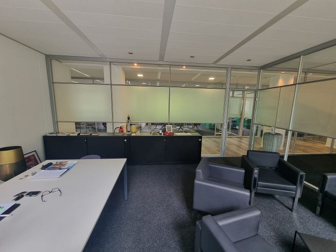 Premium Office – Sofort bezugsfertiges Büro mit Glaswänden und Top-Ausstattung – Foto 25