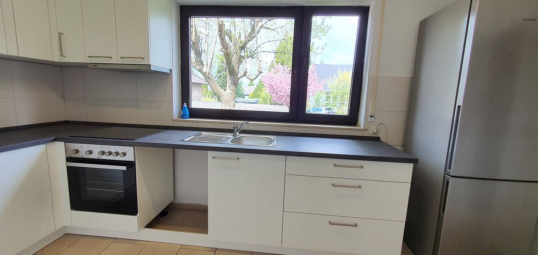 Modernisierte helle 5,5 Zimmer 145 m² EG Whg. / Garten / EBK / ca. 37 m² Süd Terrasse & Markise – Küche