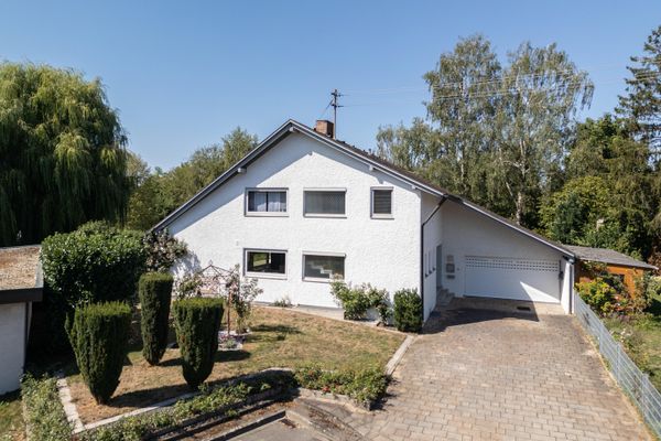 Einzigartige Lage direkt an der Roth | Pool, Sauna & Erdwärme | provisionsfrei