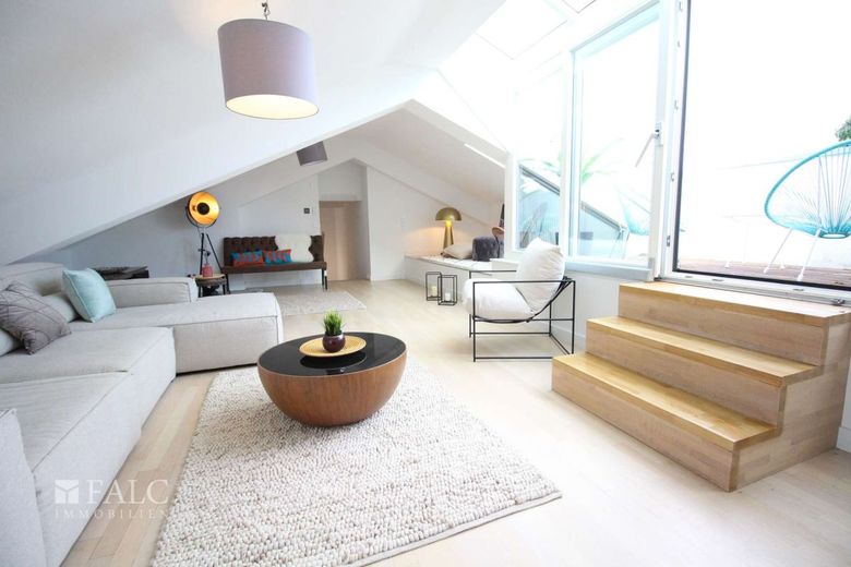 Elegantes Wohnen am Puls der Natur: Ihr neues Zuhause in Dahlem – Wohnzimmer