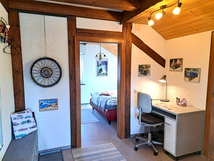 HAUS-SCHLUCHSEEBLICK: 3 Ferienwohnungen mit "Classic-Car-Ambiente" in Premiumlage (€ 1,1 Mio. +Inv.) – OG Wohnung Schreibecke